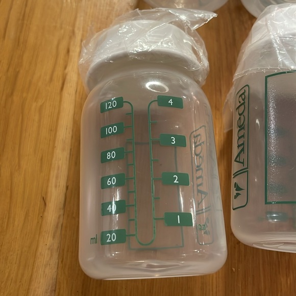 NEW 6 breastmilk storage bottle - Picture 2 of 3